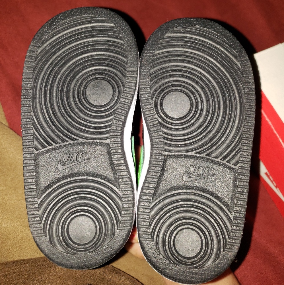Nike 5C *LIKE NEW* - Picture 3 of 4